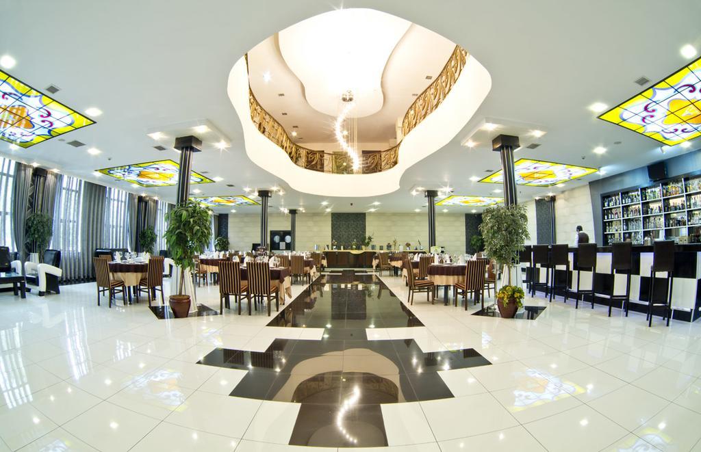 Ambassador Hotel Баку Екстериор снимка