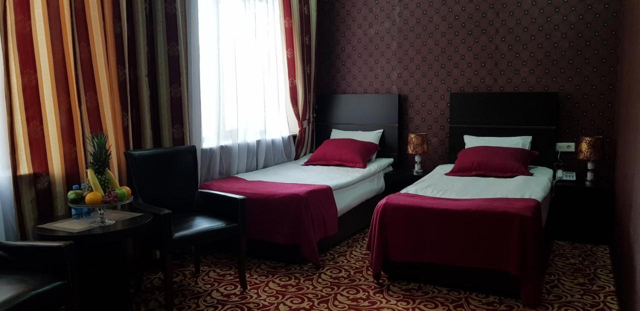 Ambassador Hotel Баку Екстериор снимка