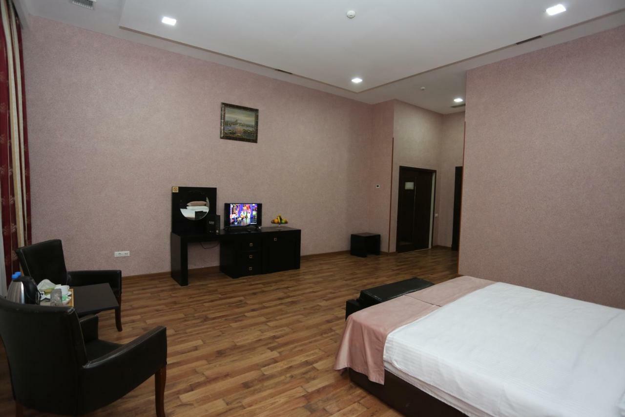 Ambassador Hotel Баку Екстериор снимка