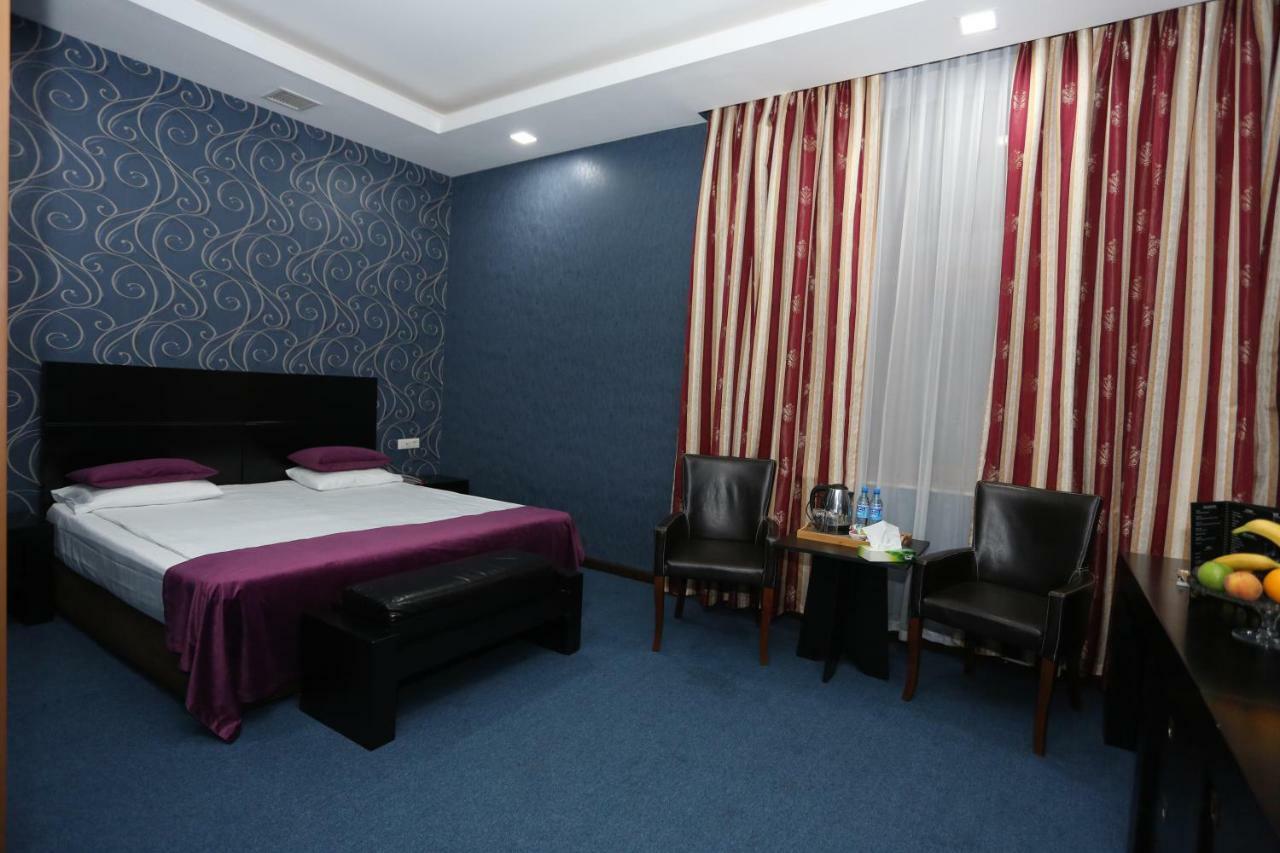 Ambassador Hotel Баку Екстериор снимка